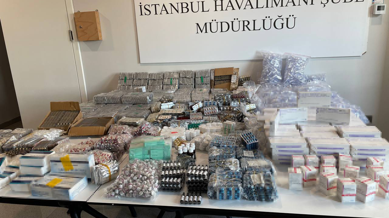 İstanbul Havalimanı'nda ilaç kaçakçılığı! Eczanede vatandaş bulamıyor 7 bin kutu kaçırılıyordu!