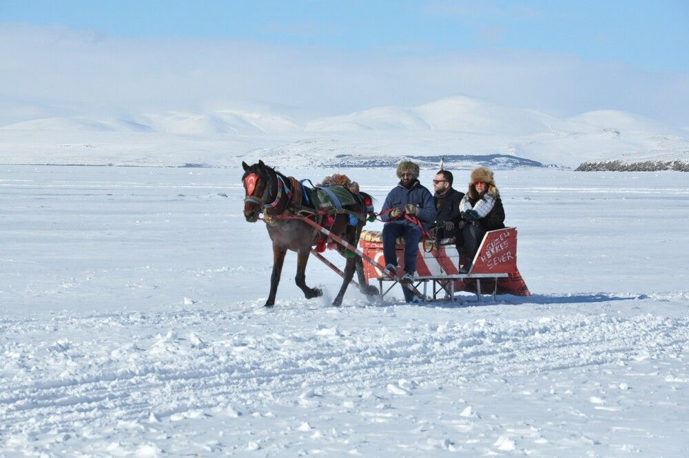 Yabancı turistler akın etti! Kars'ta görenler şaştı kaldı: Benim için güzel bir duyguydu