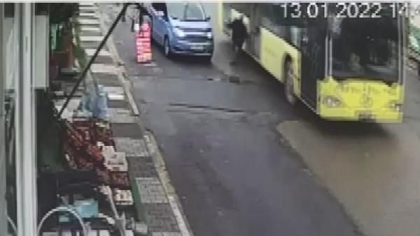 Maltepe’de arızalanan aracını kontrol ederken otobüs çarptı