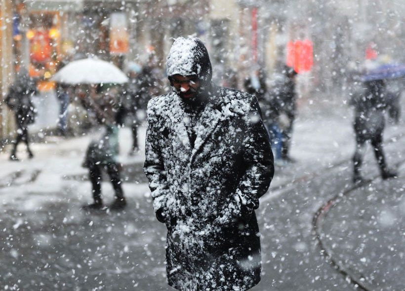 İstanbul'da kar yağışı başladı gece boyu yoğun kar ve 'Sibirya Soğukları' var! İşte son durum