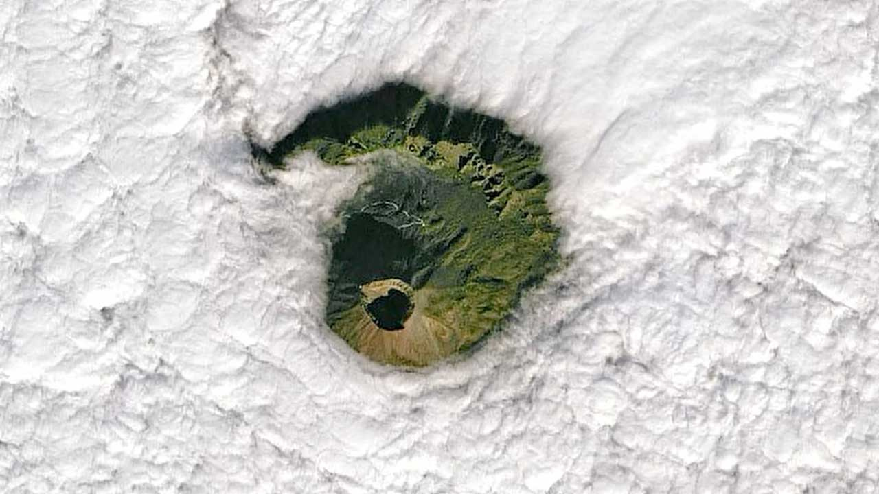 'Patlarsa Napoli'yi yok edebilir' deniyor NASA uydu görüntüsünü yayınladı