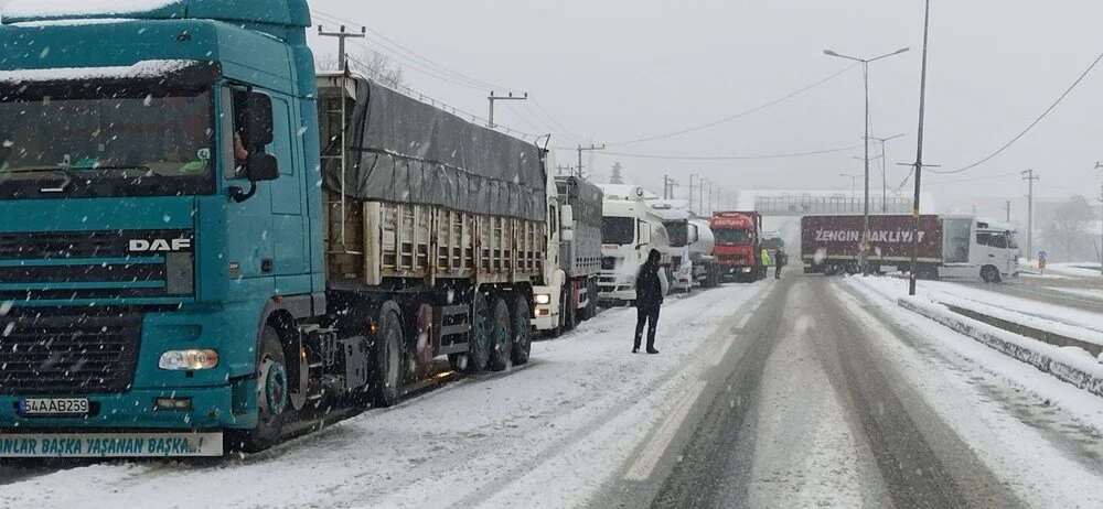 Kar sebebiyle kapalı yollar listesi! D100 ve Gaziantep TAG otoyolunda son durum