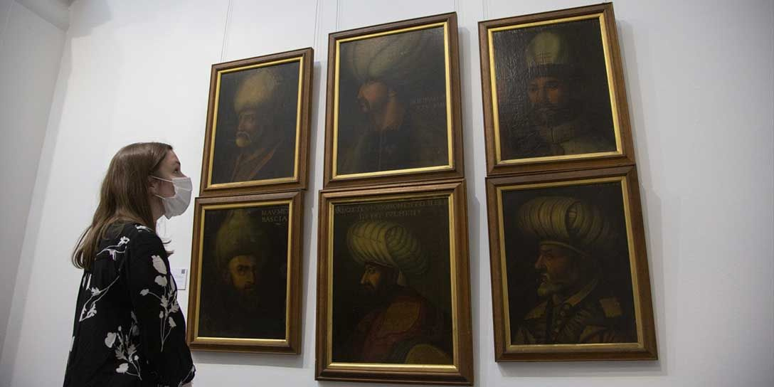 Çatı katında bulunan Osmanlı padişahlarının tabloları dudak uçuklatan fiyata satışa çıkıyor