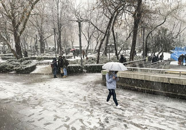 Ankara'da kar yağışı başladı! Kar kalınlığı 20 cm üzeri olabilir