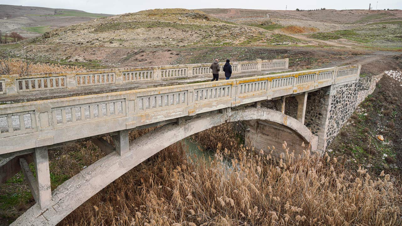 İlk kadın inşaat mühendisi Sabiha Rıfat Gürayman'ın yaptığı 'Kız Köprüsü'ne koruma