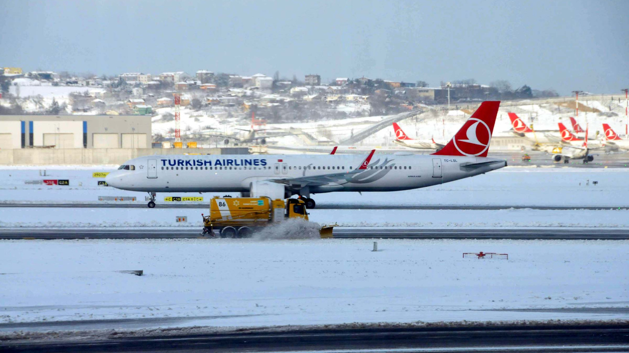 THY hangi uçuşlar iptal edildi? Yoğun kar İstanbul'u vurdu: Bugün 52 sefer iptal edildi