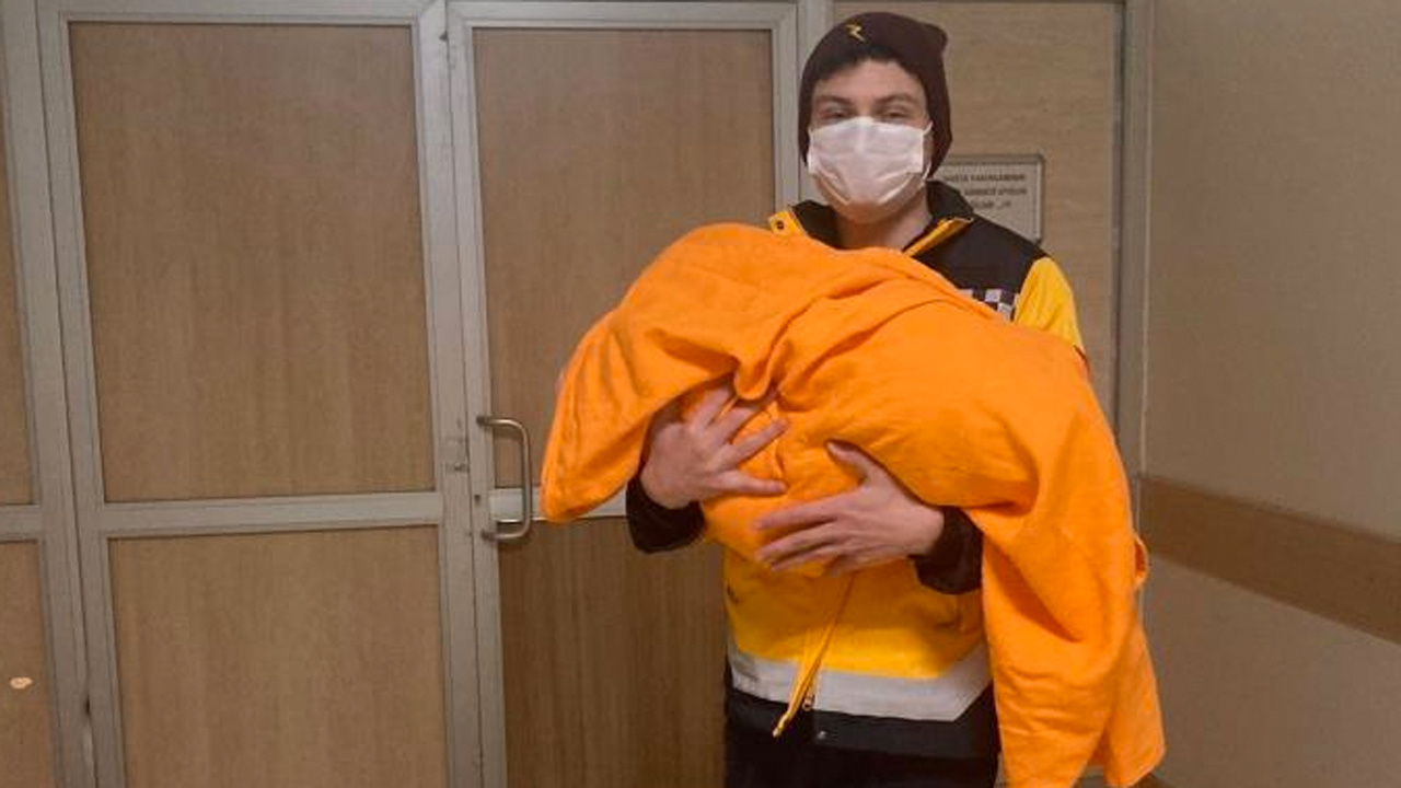 Başakşehir'de 112 acil sağlık ekipleri hamile kadının doğumunu evde gerçekleştirdi