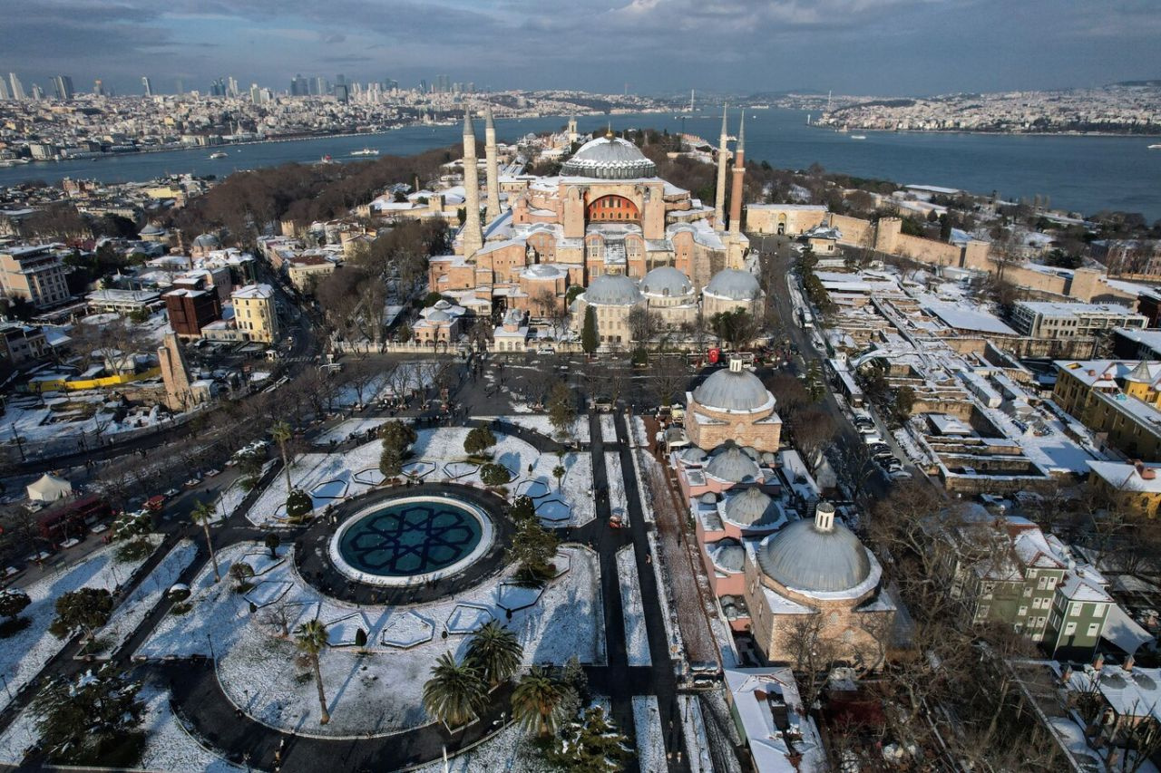 İstanbul'daki kar esaretinden geriye görenleri hayran bıraktıran manzaralar kaldı