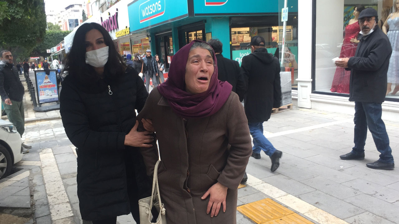 Adana'da görenler ağladı 'siz gidin bakın ben burada bekleyeceğim' kimse onu sakinleştiremedi