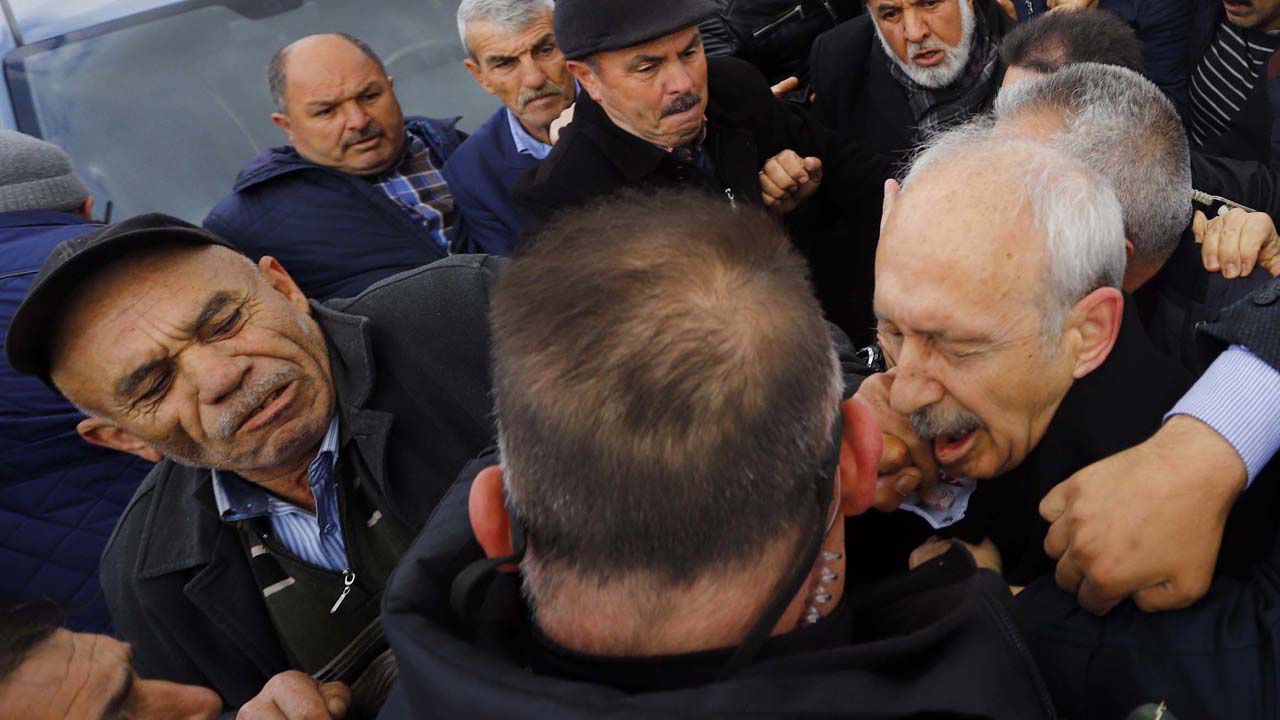 Kemal Kılıçdaroğlu'na yumruk atma davasında skandal savunma: Sinek vardı!