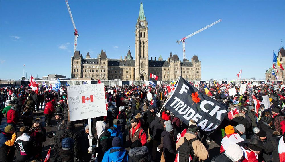 Kanada'da aşı karşıtları sokağa döküldü! 'Küçük bir azınlık' diyen Başbakanı Trudeau ve ailesi gizli bir yere kaçırıldı