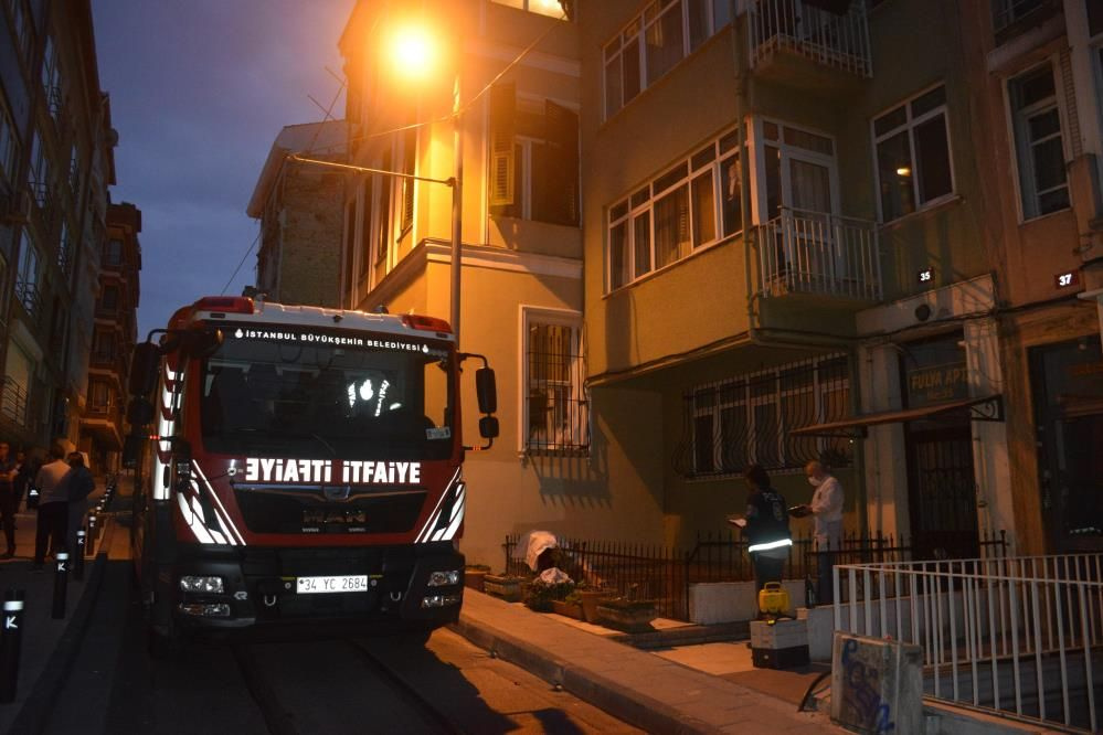 Kadıköy'de Şebnem hemşirenin ölümüne keşif! Cansız mankenin aşağıya bırakıldığı görüntüler ortaya çıktı