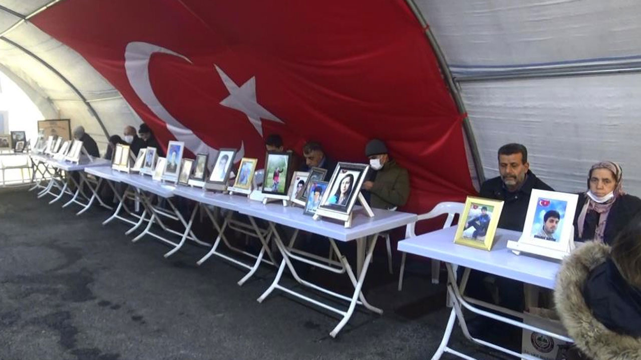 Evlat nöbetindeki aileler çocuklarını PKK’dan almakta kararlı