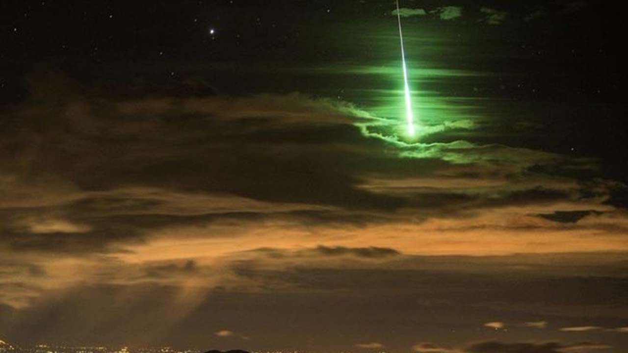 İstanbul'da yeşil meteoru görenler dehşete kapıldı! Sırrı ortaya çıktı