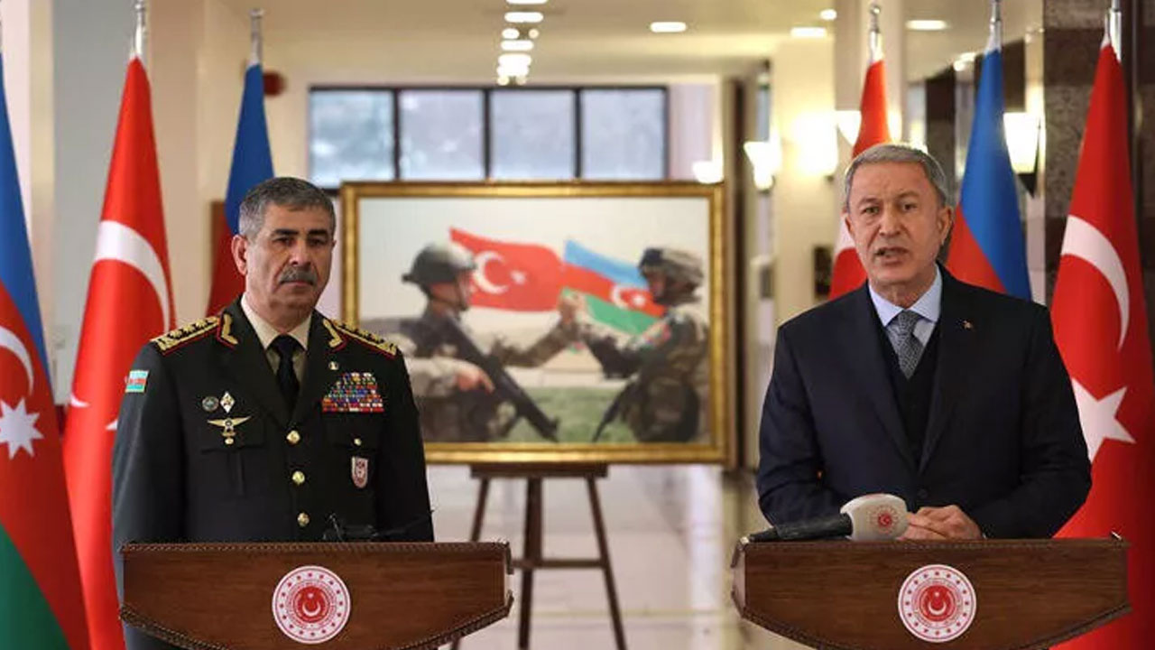 Bakan Akar, Azerbaycan Savunma Bakanı Hasanov'u kabul etti