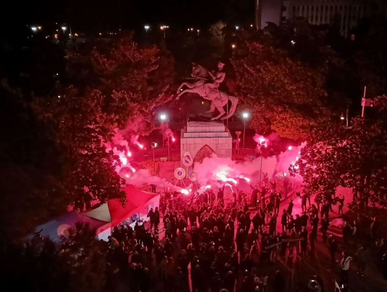 Samsun'da Atatürk Anıtı'na saldıran iki kuzen tutuklandı! Sabıka kayıtları kabarık çıktı