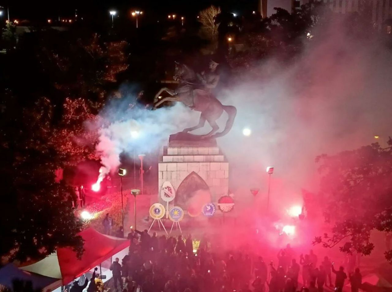 Samsun'da Atatürk Anıtı'na saldıran iki kuzen tutuklandı! Sabıka kayıtları kabarık çıktı