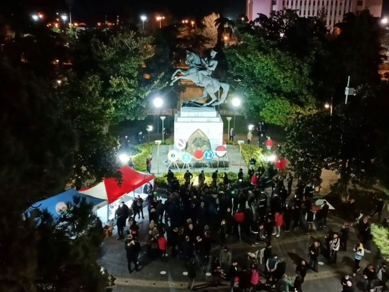 Samsun'da Atatürk Anıtı'na saldıran iki kuzen tutuklandı! Sabıka kayıtları kabarık çıktı