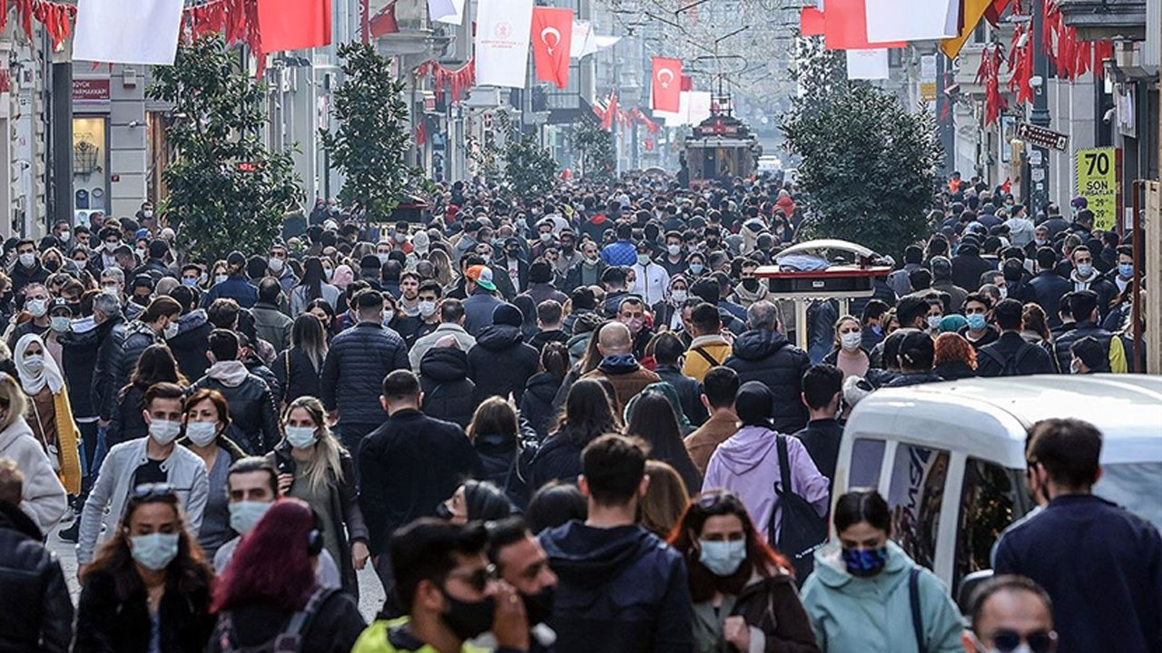 Türkiye'nin en kalabalık ilçeleri açıklandı İlk 10'da İstanbul'un 4 ilçesi yer aldı