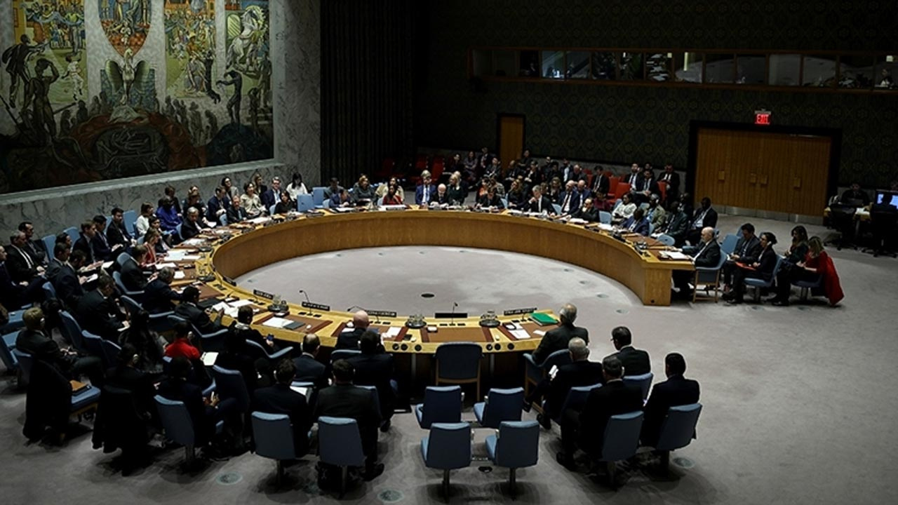 Rusya ve Çin bir olup BM Güvenlik Konseyi'nde ABD'ye yüklendiler