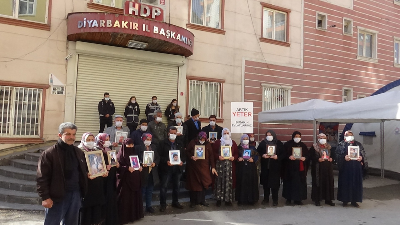 'Oğlumun öldüğü bilgilerini internet sitelerine atmışlar' deyip acılı anne seslendi