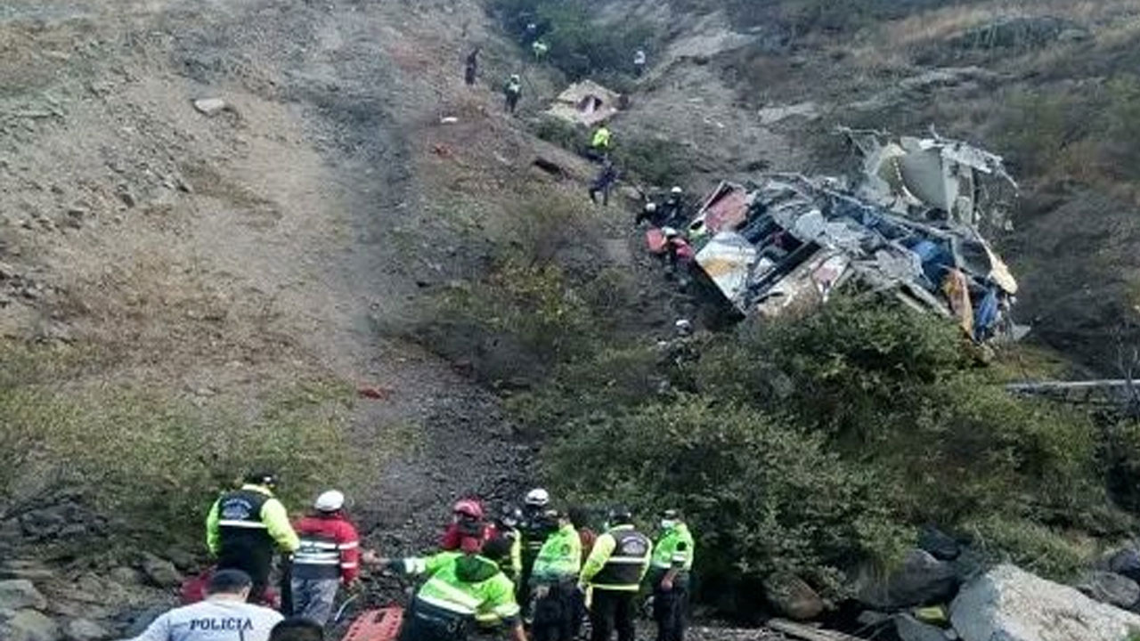 Peru’da yolcu otobüsü vadiye yuvarlandı: 22 ölü, 33 yaralı var