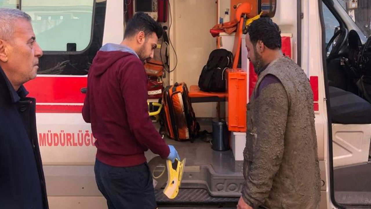 Bakan Fahrettin Koca kıyafetleri kirli olduğu için ambulansa binmek istemeyen işçiyi paylaştı