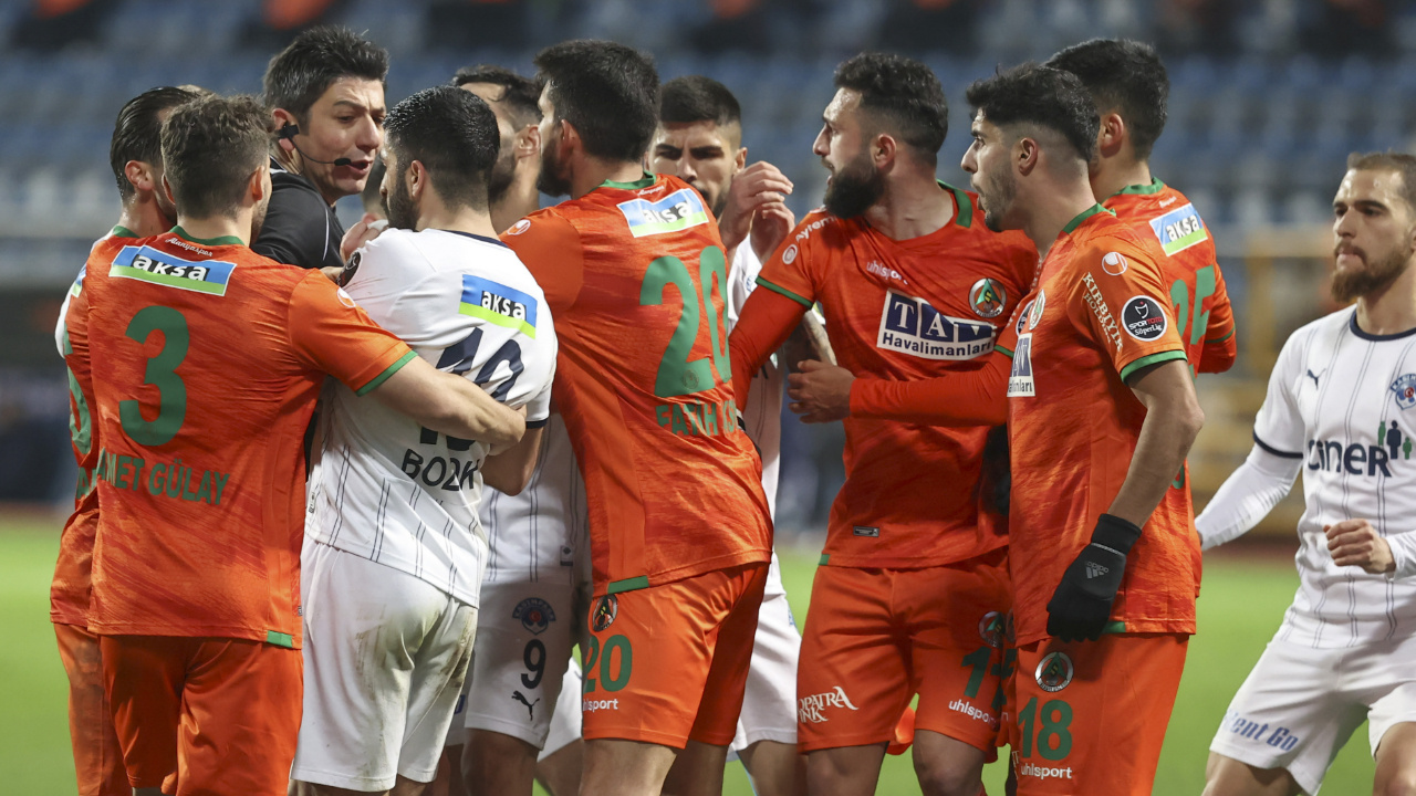 Kasımpaşa ile Alanyaspor'un düellosunda kazanan çıkmadı