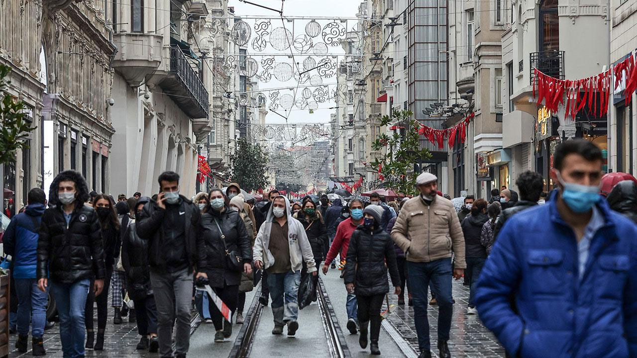 Türkiye'de Z Kuşağı araştırması! Mansur Yavaş sürprizi yüzde 73'ü Türkiye dışında yaşamak istiyor