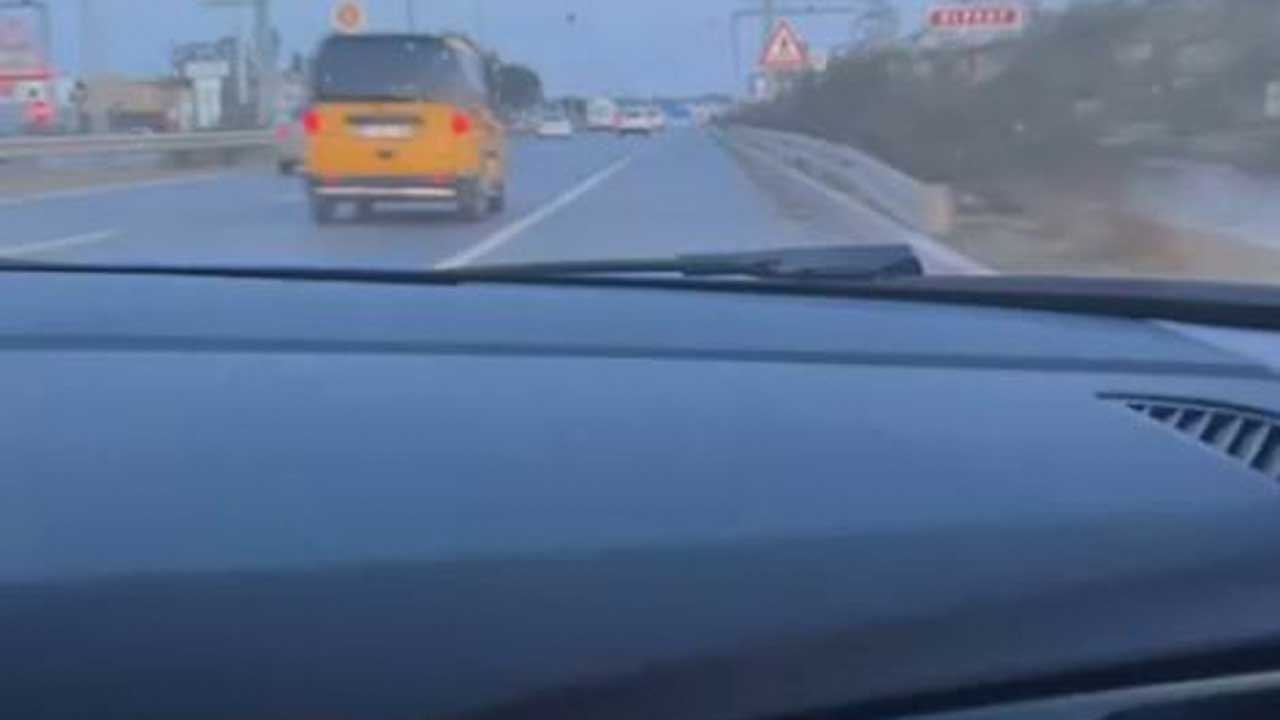 Otomobille makas atan gençler kaza anlarını böyle kayda aldı