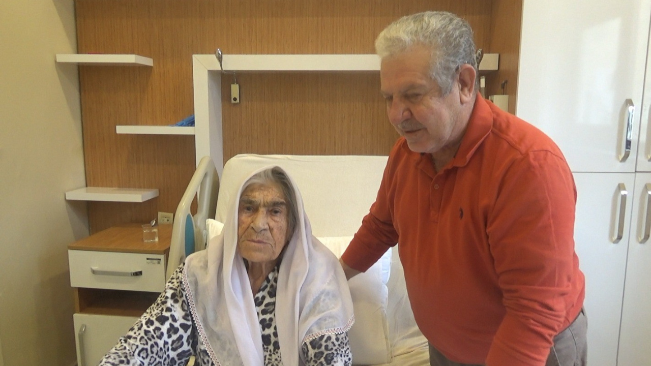 Bursa'da karın ağrısıyla gitti covid-19 çıktı! 103 yaşında virüsü yendi: Herkese çağrı yaptı
