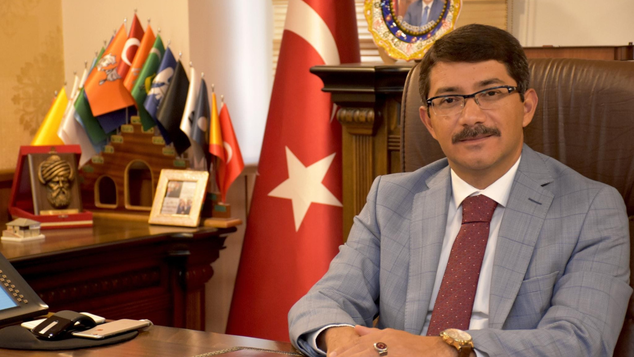 Manisa Şehzadeler Belediye Başkanı Ömer Faruk Çelik, koronaya yakalandı