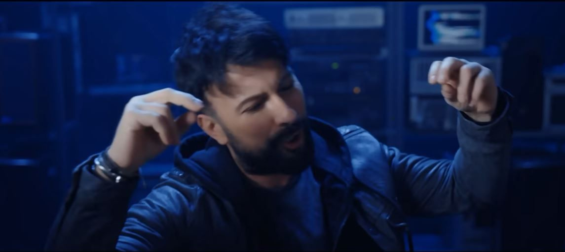 Tarkan Geççek şarkı sözleriyle ilgili gerçeği açıkladı ne siyasi ne FETÖ işte şarkının anlamı