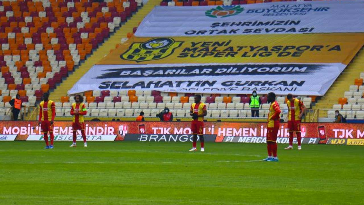 Süper ligde görülmemiş protesto! Yeni Malatyasporlu futbolcular 20 saniye hareketsiz kaldılar