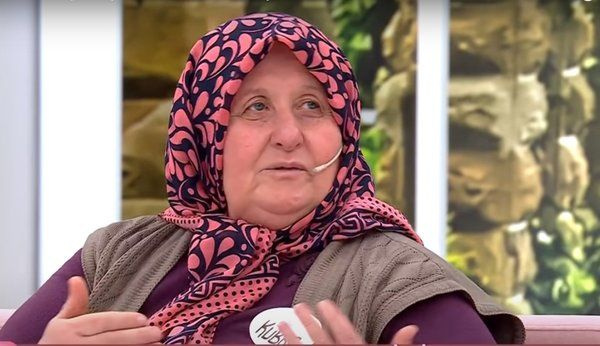 66 yaşındaki Kübra, 35 yaşındaki adama aşık oldu! “Mavişim, aşkitom” sözlerine kanıp 100 bin lira kaptırdı