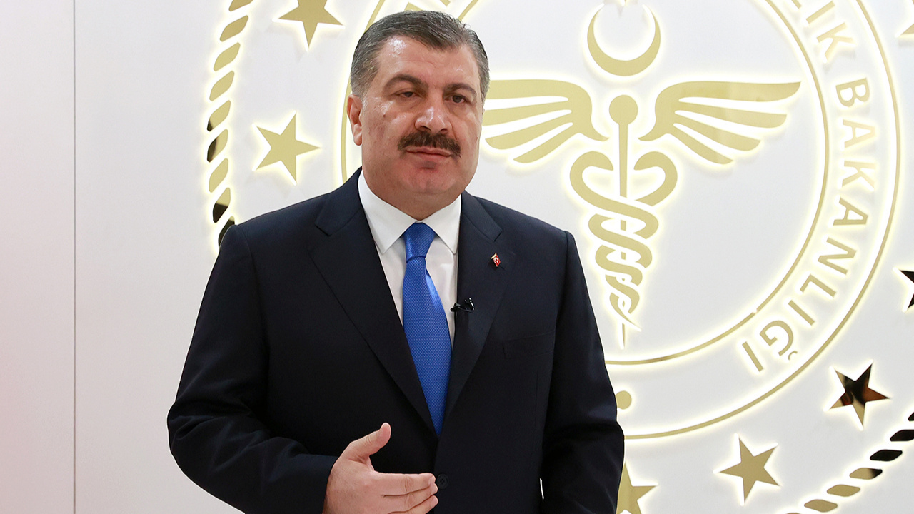 Sağlık Bakanı Fahrettin Koca'dan doktorlarla ilgili açıklama! 'Haklarını en iyi Cumhurbaşkanımız verir'