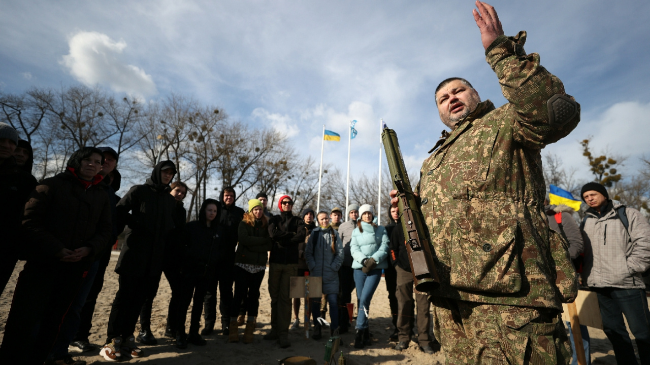 Ukraynalı sivillere Rusya ile savaş olasılığına karşı temel askeri eğitim verildi