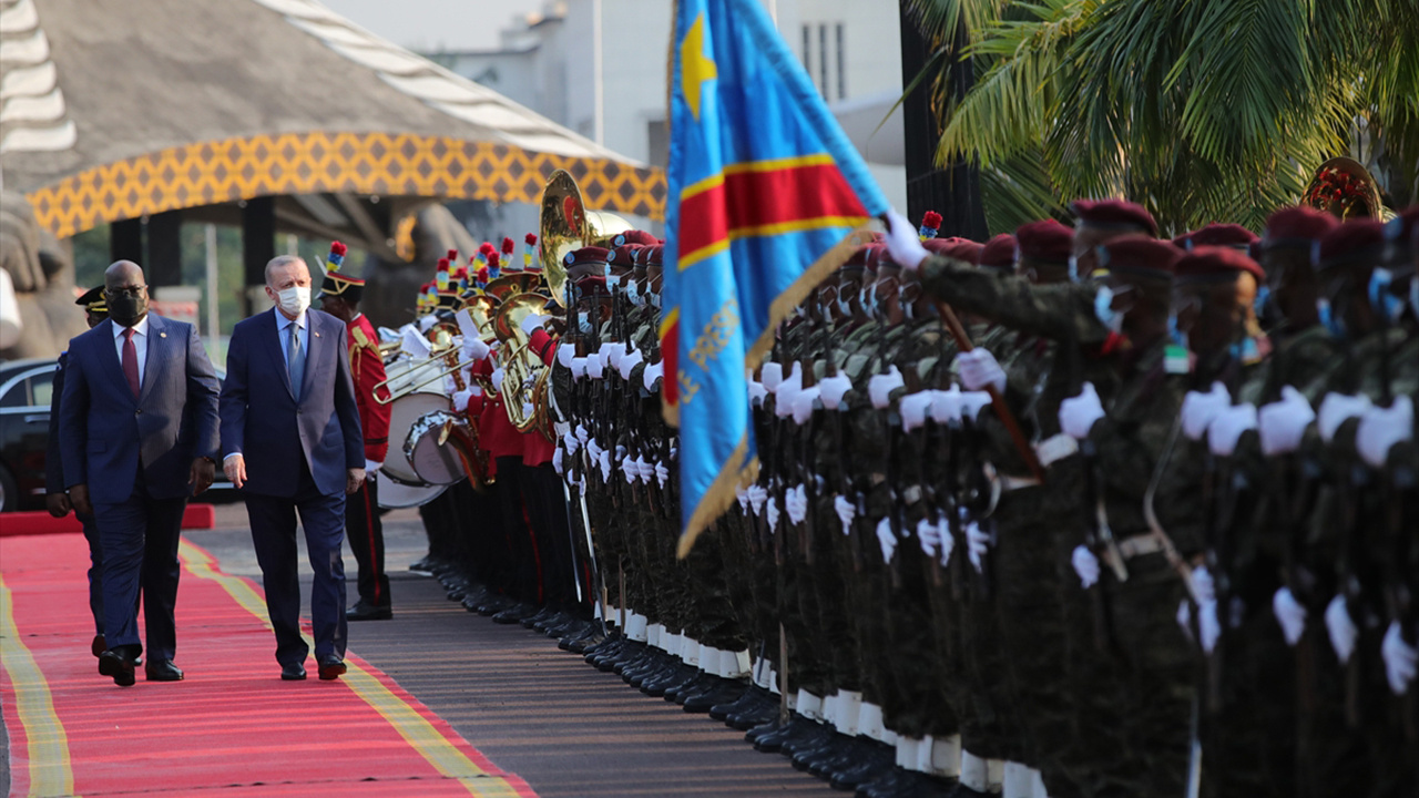 Cumhurbaşkanı Erdoğan, Kongo Demokratik Cumhuriyeti'nde resmi törenle karşılandı