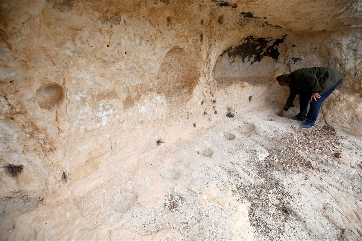 Elazığ'da köyün yakınlarında gezerken tesadüfen buldular 1800 yıllık çıktı