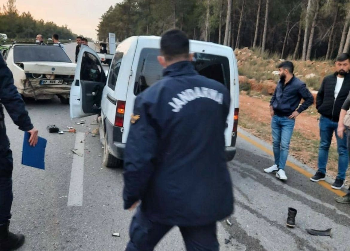 Antalya'da 3 yaşındaki oğlunu kazada kaybeden anne gözyaşlarıyla morga koştu