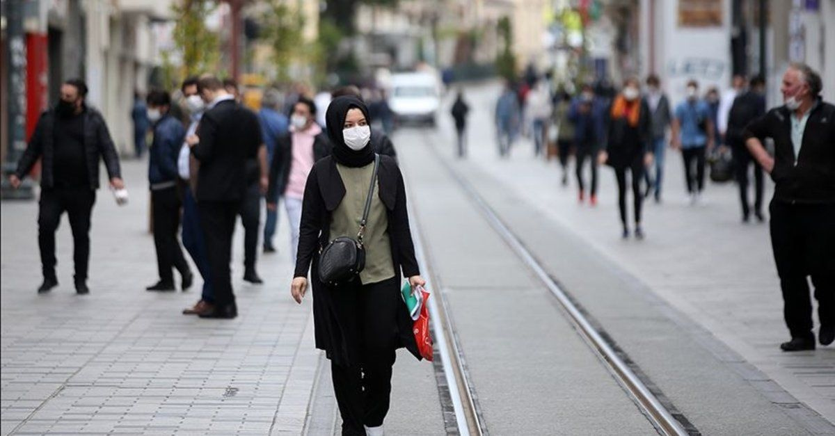 Maske yasağı kalkıyor! AVM, uçak, tren, otobüs ve sinema gibi yerlerde maske yasağı sürecek