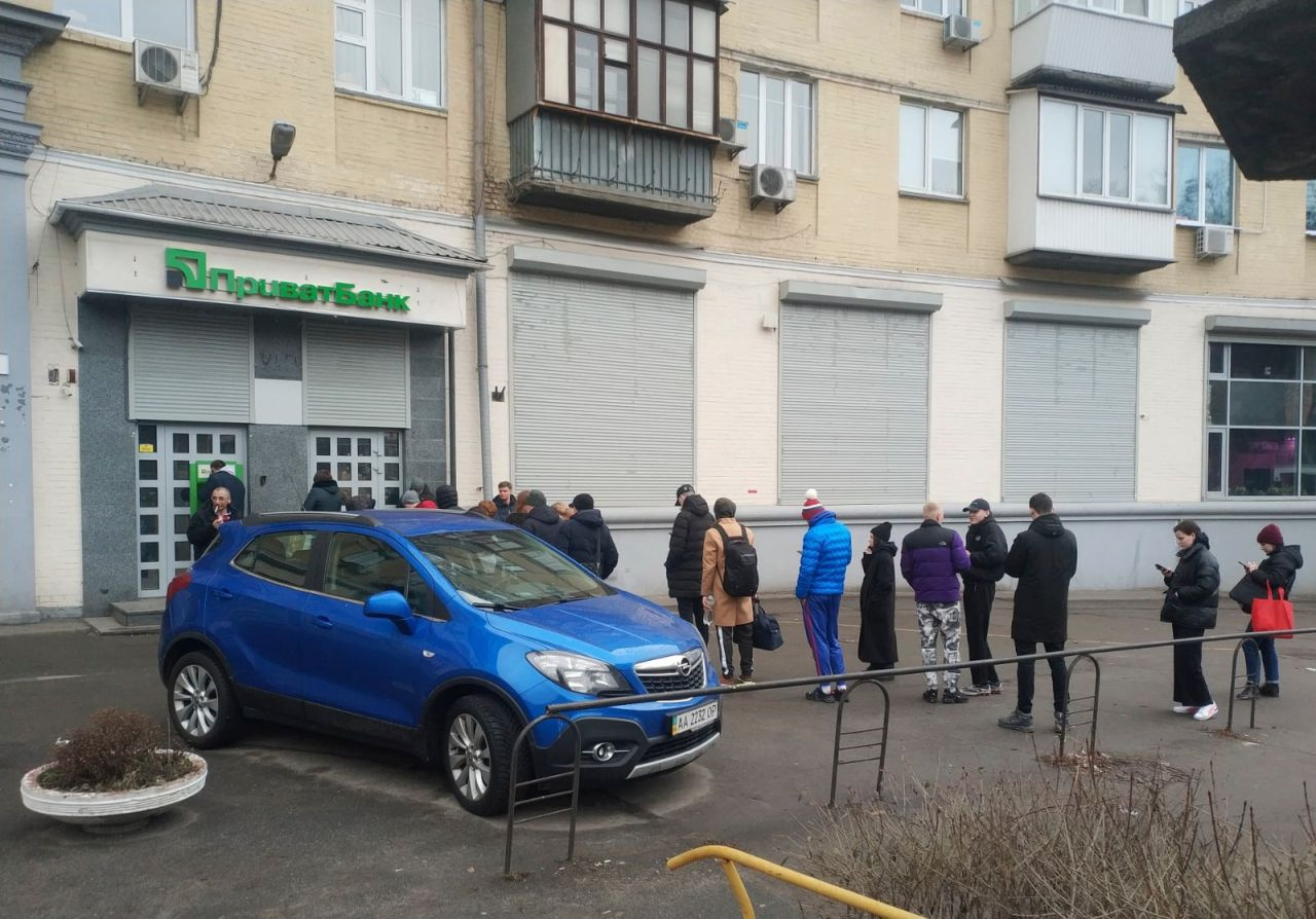 Ukrayna'da döviz işlemleri durduruldu! Yabancı parayla işlem yasaklandı Yerel paraya sınır getirildi
