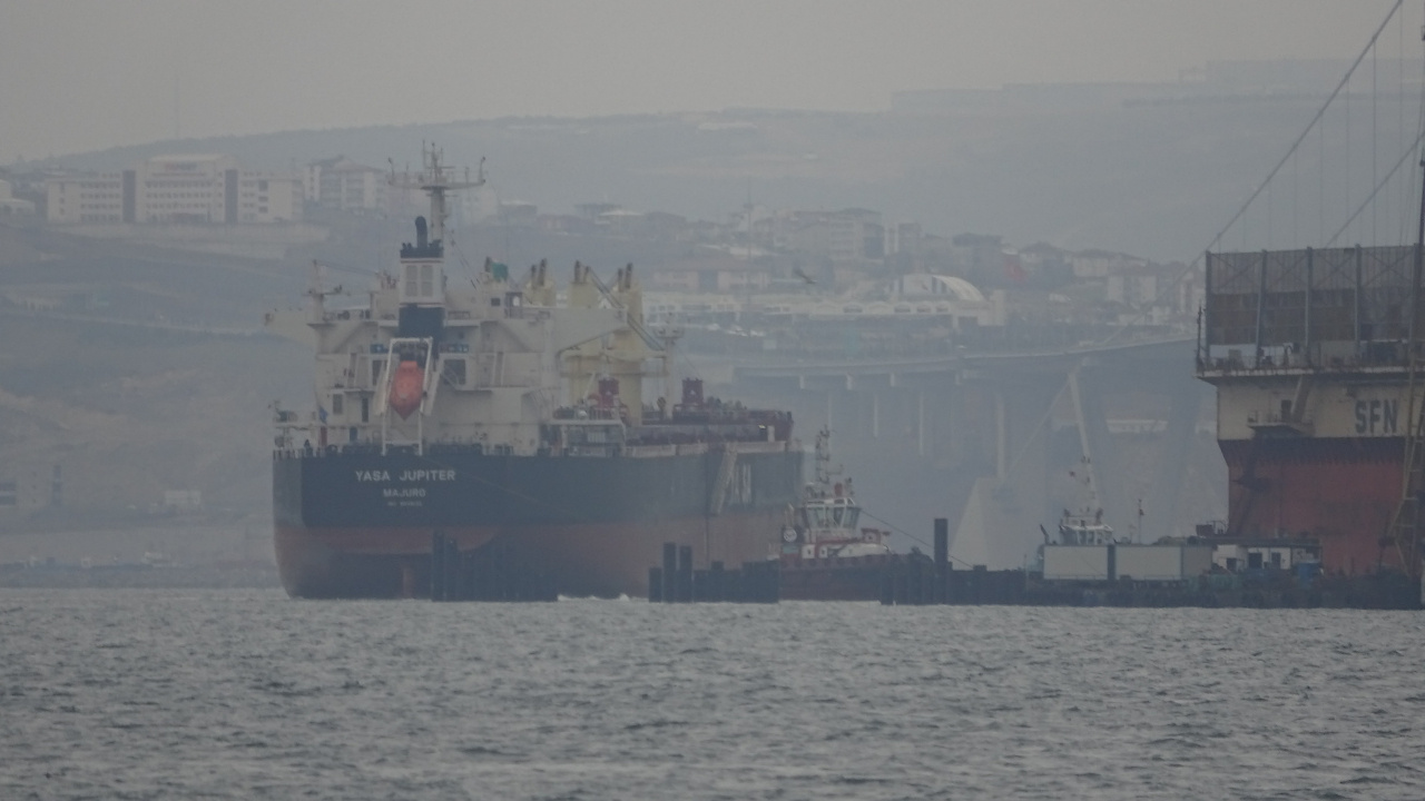 Ukrayna açıklarında vurulan Türk gemisi Yalova'ya ulaştı