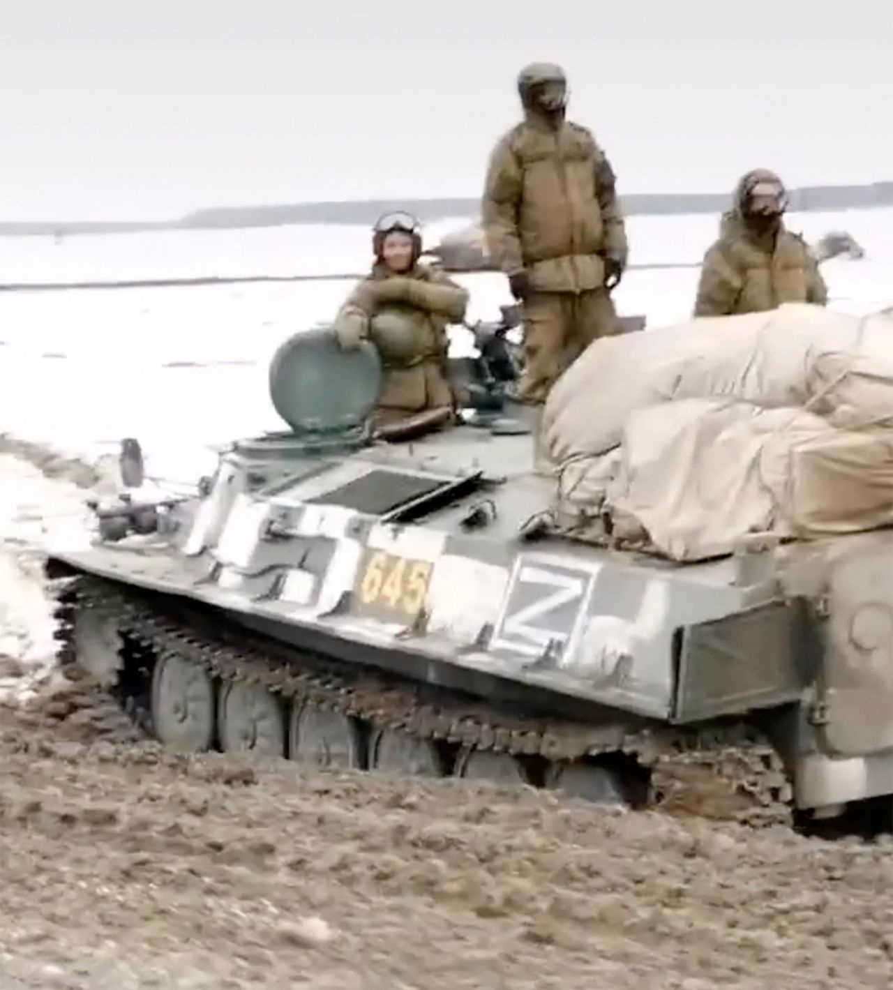 Ukrayna'daki Rus tanklarında gizemli Z harfi bakın ne anlama geliyor! Beyaz boyayla çiziliyor