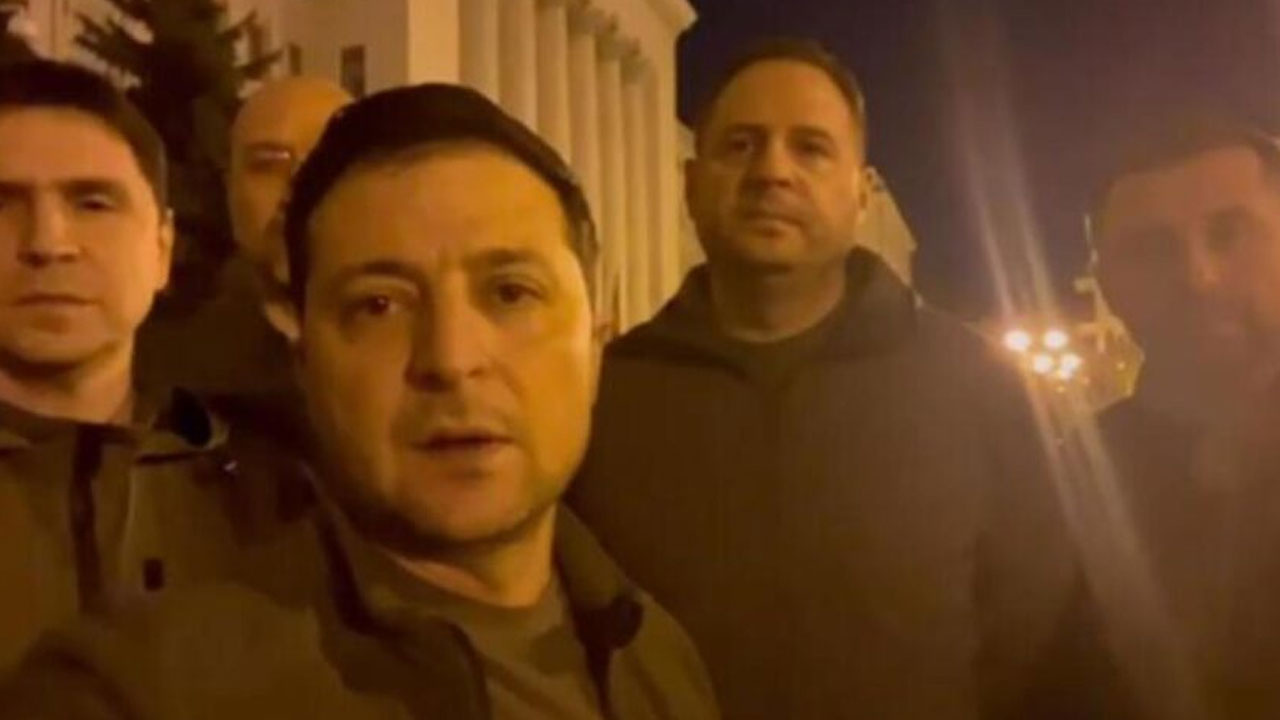 Ukrayna Devlet Başkanı Zelenskiy'nin ekibiyle birlikte çektiği video