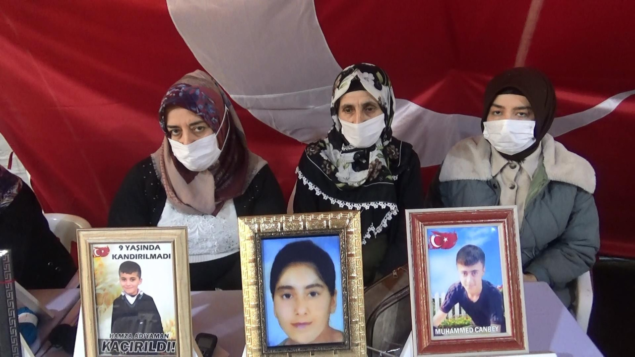 Evlat nöbeti 908. gününde! Acılı anne seslendi: Kızımı kandırıp PKK'ya verdiler