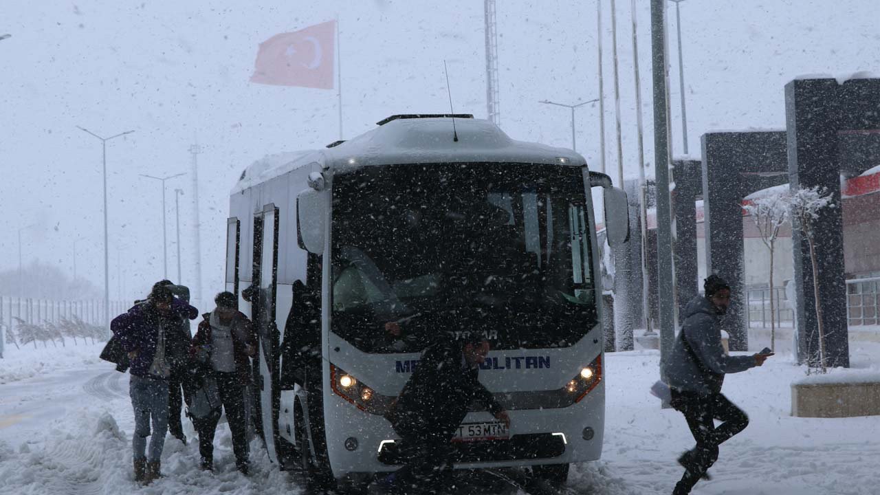 Kiev Büyükelçiliği'nden Ukrayna'daki Türkler için flaş açıklama