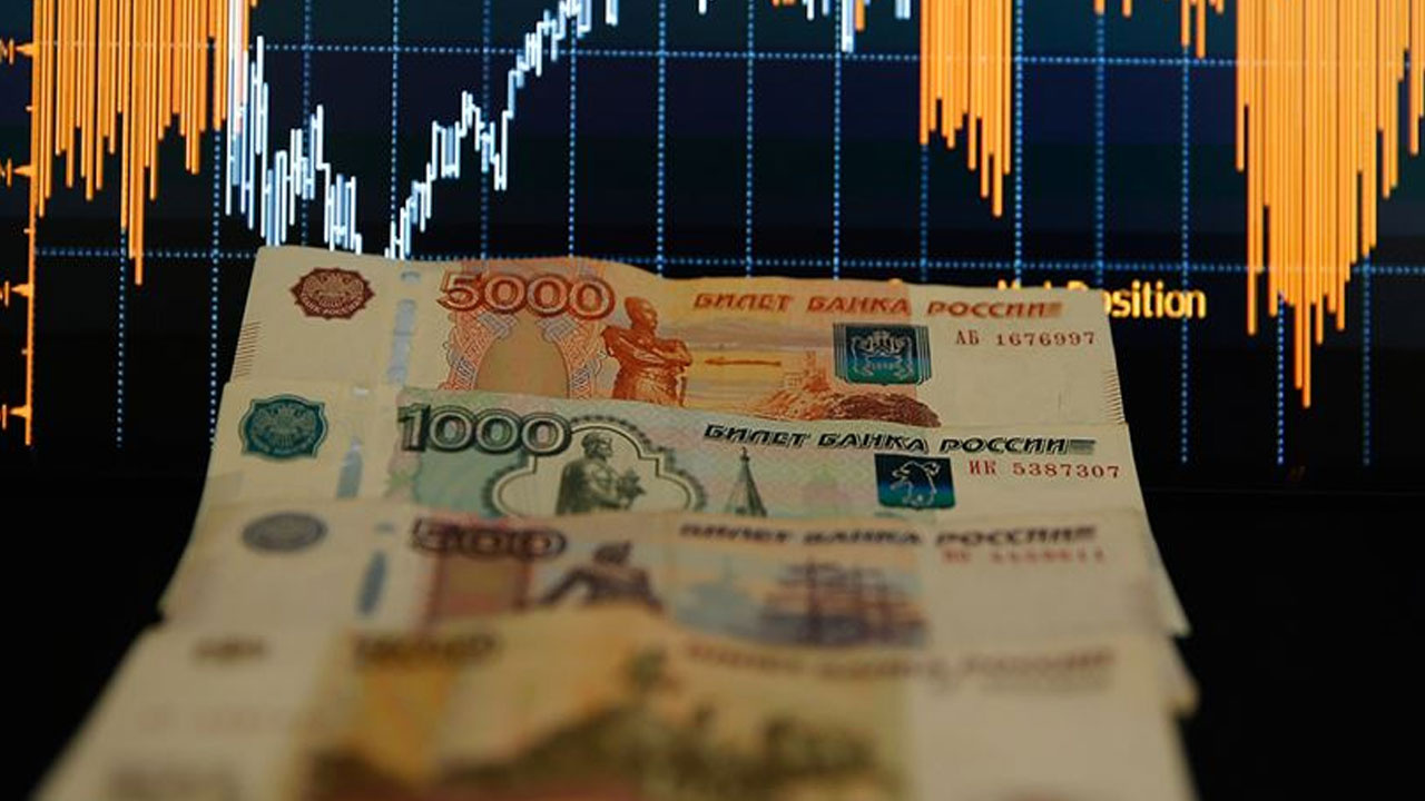 Önlemler işe yaramadı! Rus rublesi değer kaybediyor
