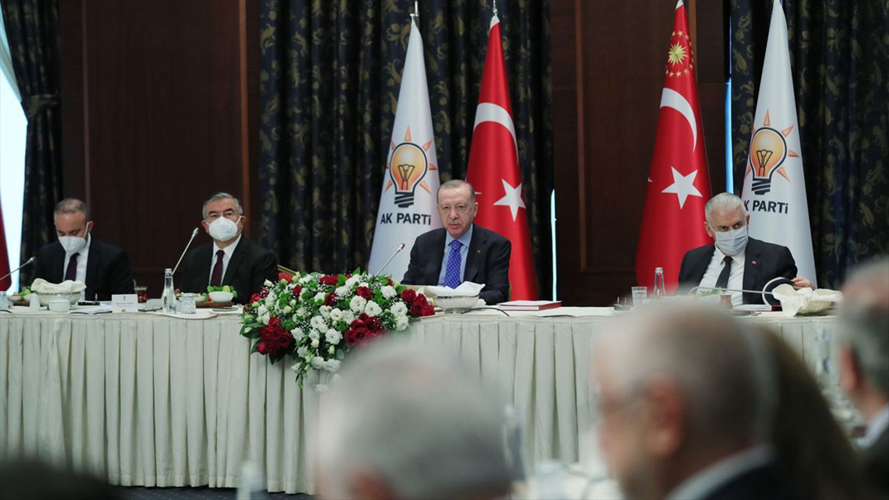 Cumhurbaşkanı Erdoğan AK Parti milletvekilleriyle kahvaltıda buluştu! Bakanlar da toplantıdaydı