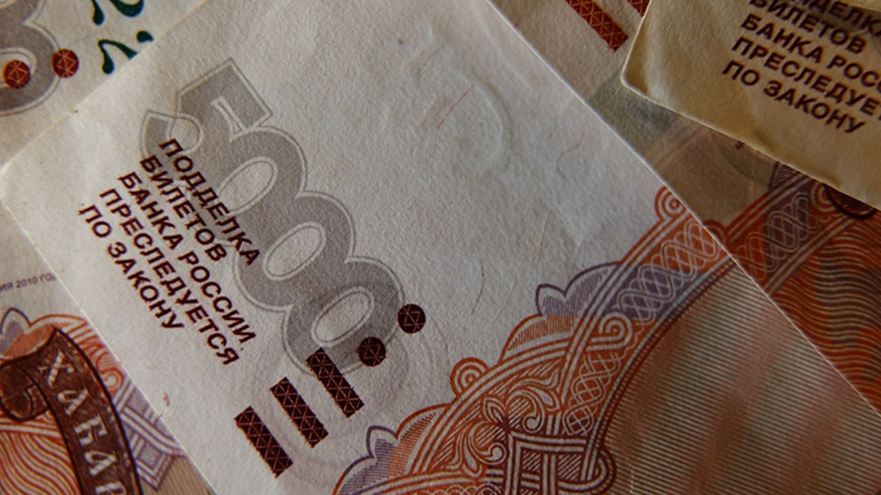 Rus rublesinde değer kaybı durmuyor
